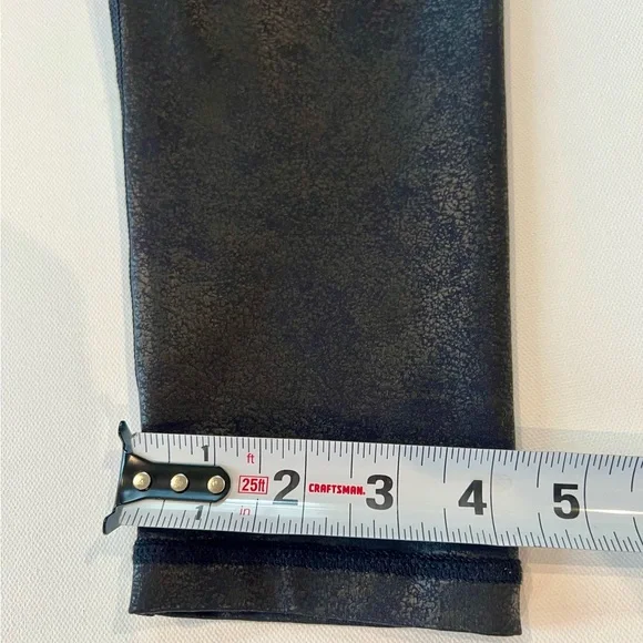 aerie Foil Print Black Shiny Crackle Faux Leather Party Leggings Medium - Picture 5 of 13